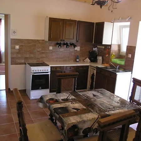 Bed & Breakfast Familia Vendeghaz *